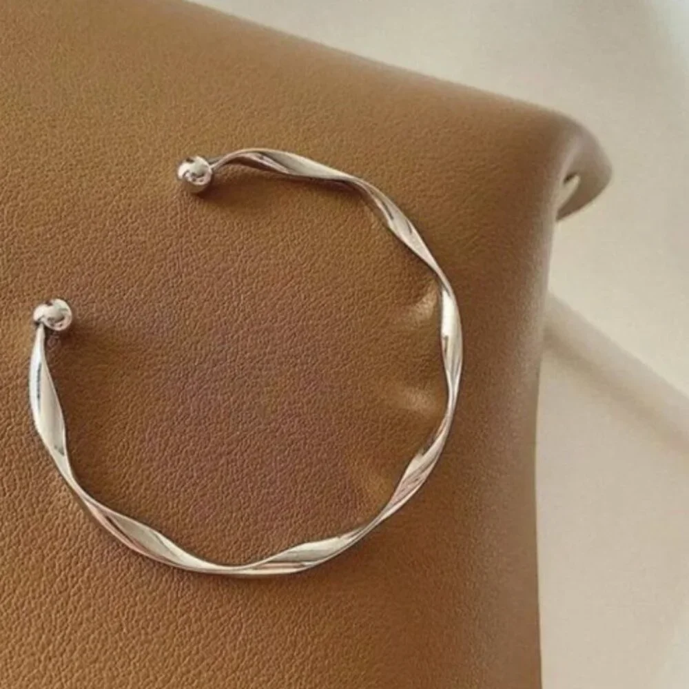 “Anya” Minimalist Twist Open Adjustable Gold Neutral Fashion Simple Bracelet